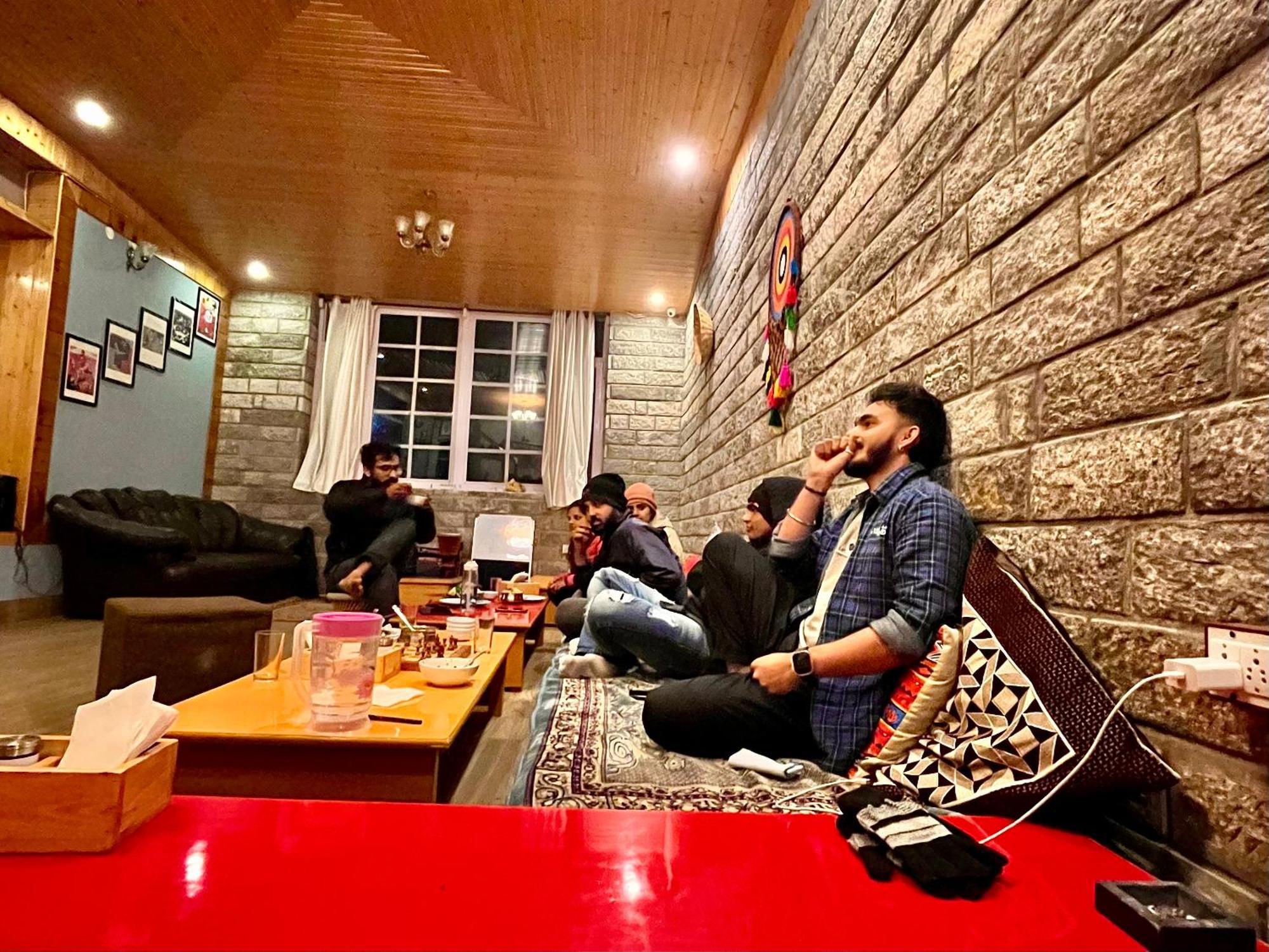 Flüstern Hostel&Café Nagar  Extérieur photo
