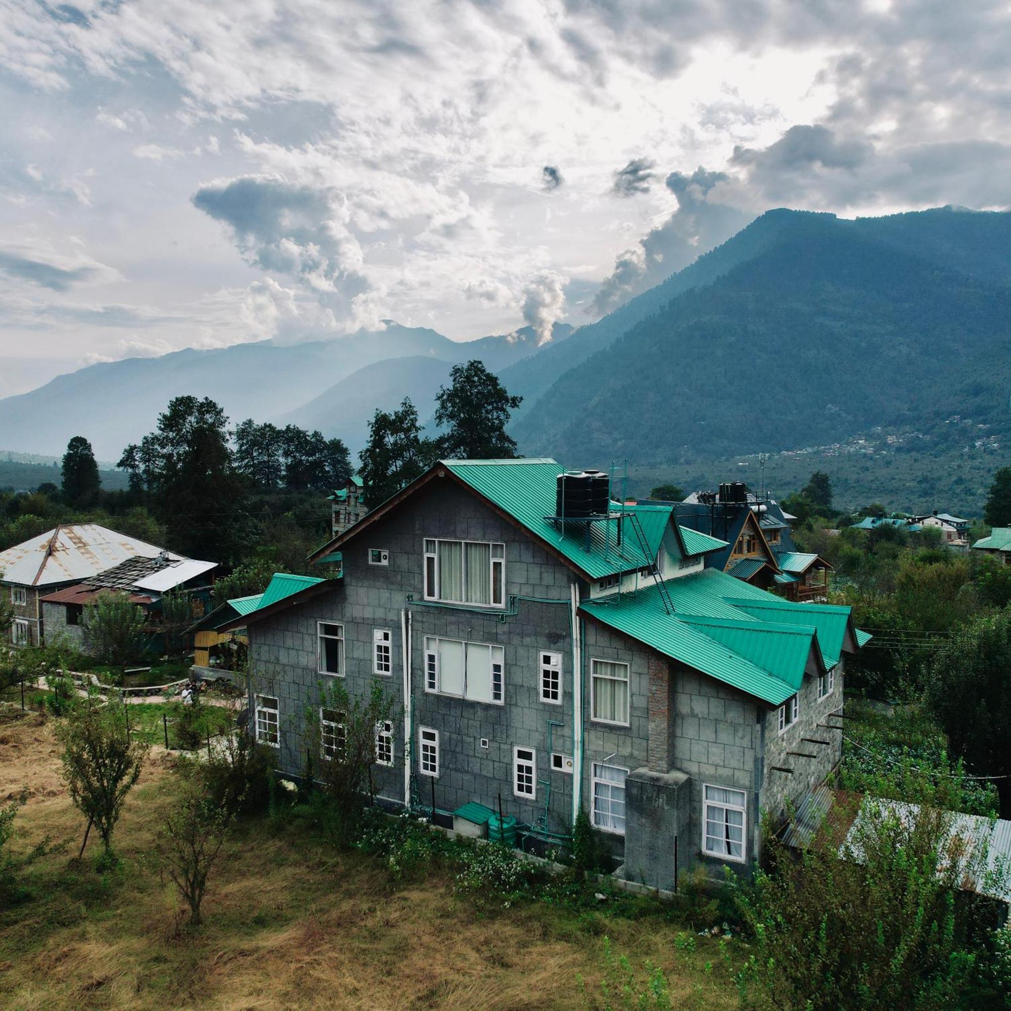 Flüstern Hostel&Café Nagar  Extérieur photo