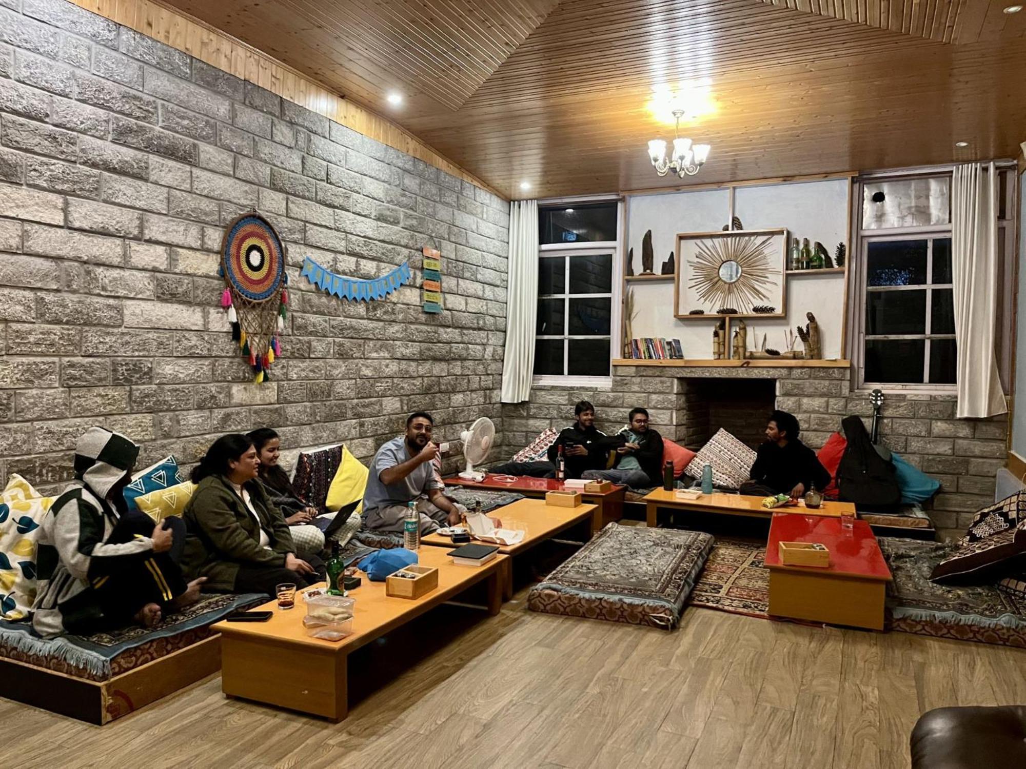 Flüstern Hostel&Café Nagar  Extérieur photo