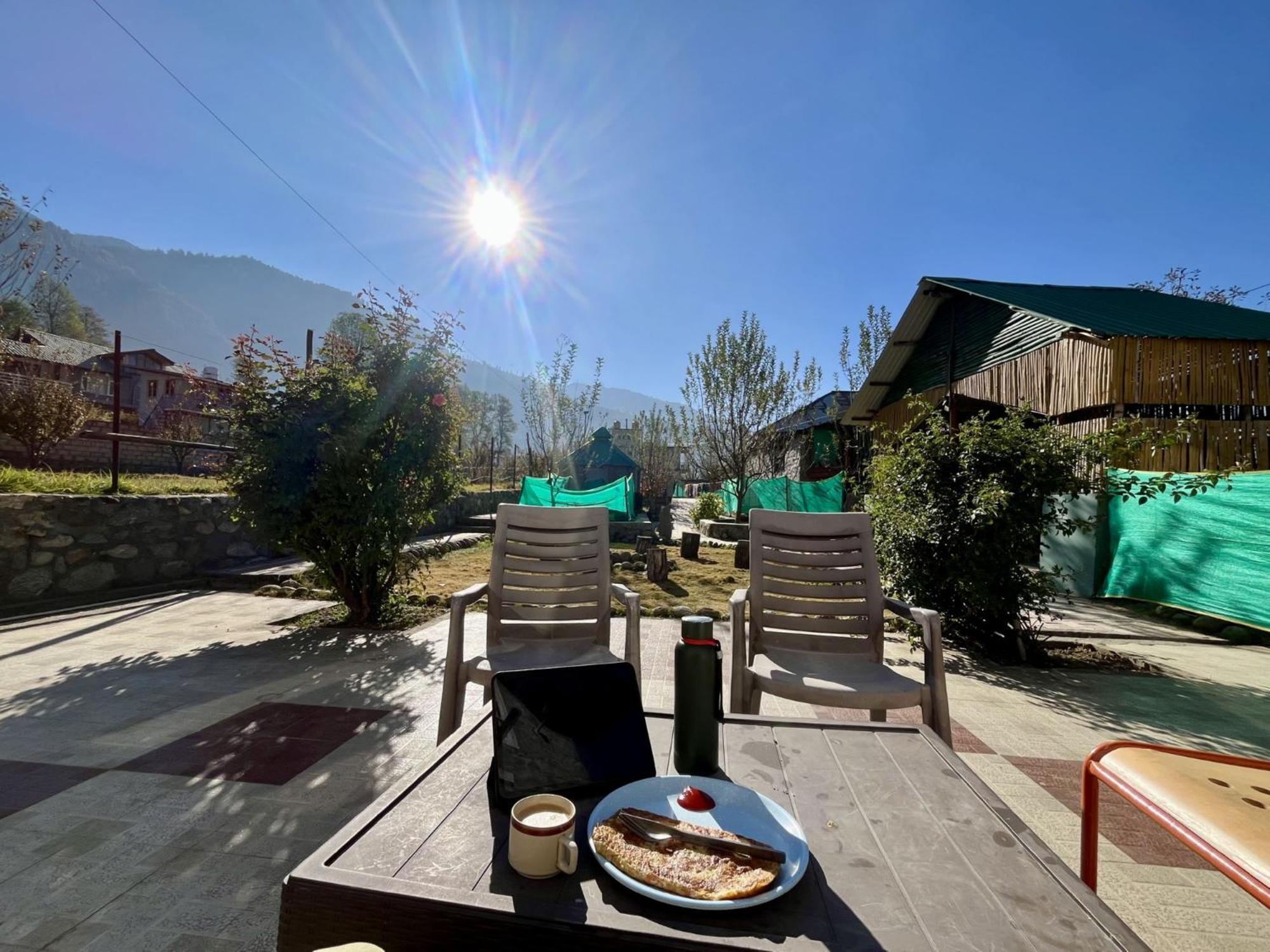 Flüstern Hostel&Café Nagar  Extérieur photo